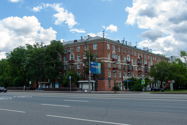 <<МНОГОКВАРТИРНЫЙ ДОМ>>)